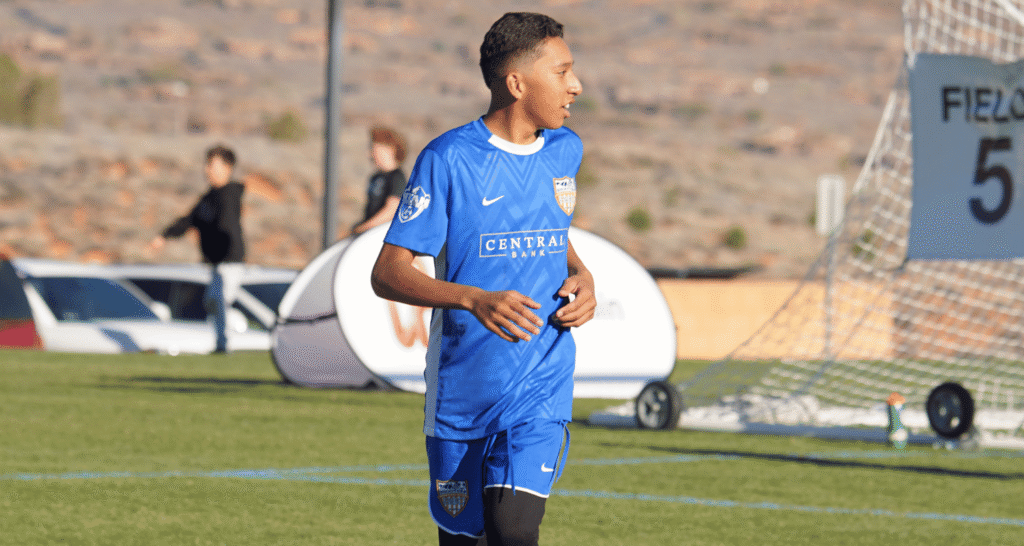 Shooter soccer player jugging